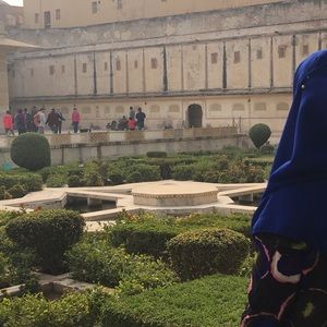 Meet your Posher, Samira